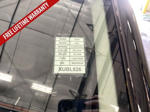 Used 2025 Kia Carnival FWD image 41