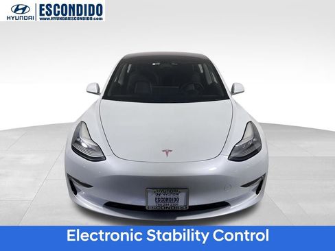 Used 2018 Tesla Model 3 Mid Range image 8
