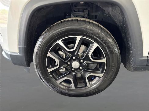 Used 2022 Jeep Compass Latitude AWD/4WD image 22