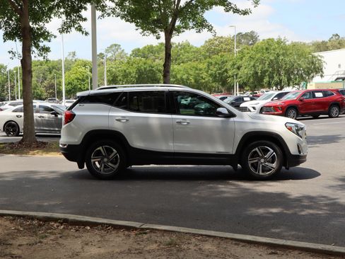 Used 2021 GMC Terrain SLT w/ LPO, Floor Liner Package FWD image 12