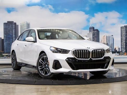 Used 2026 BMW 530i xDrive w/ M Sport Package AWD/4WD image 1