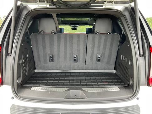 Used 2023 GMC Yukon Denali Ultimate AWD/4WD image 29
