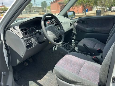 Used 1999 Chevrolet Tracker 2WD Convertible image 36