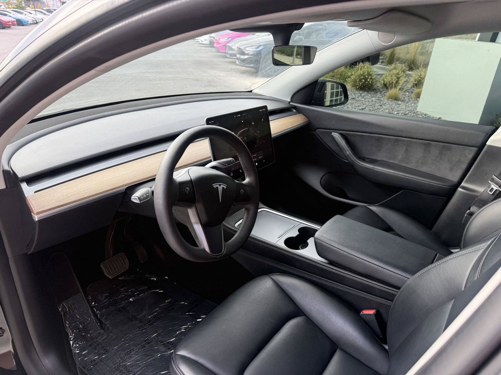 Used 2022 Tesla Model Y Long Range AWD/4WD image 12