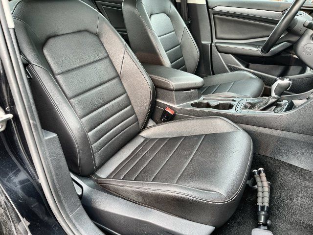 Used 2024 Volkswagen Jetta SE FWD image 27