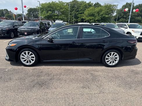 Used 2023 Toyota Camry LE FWD image 4