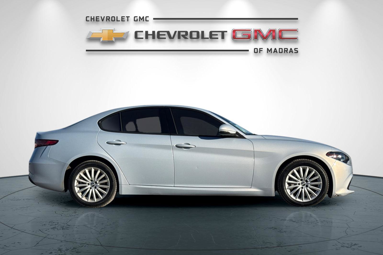 Used 2023 Alfa Romeo Giulia Sprint AWD/4WD image 2