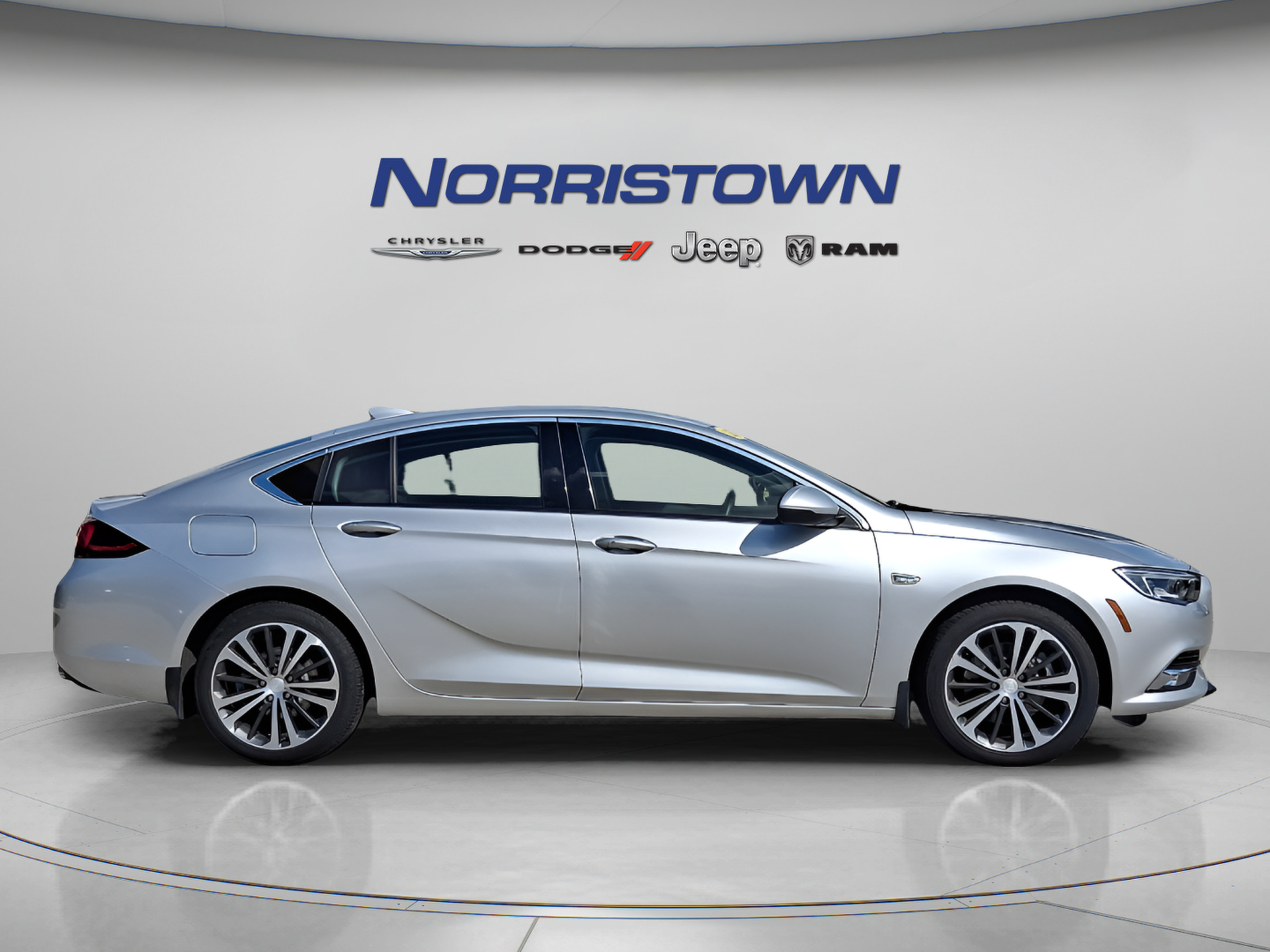 Used 2019 Buick Regal Essence w/ Driver Confidence Package I AWD/4WD image 7