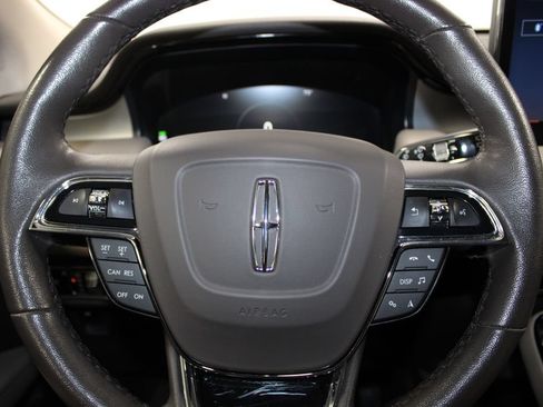 Used 2023 Lincoln Nautilus AWD w/ Premium Package image 35