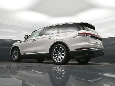 Used 2025 Lincoln Aviator Reserve w/ Luxury Package RWD image 40