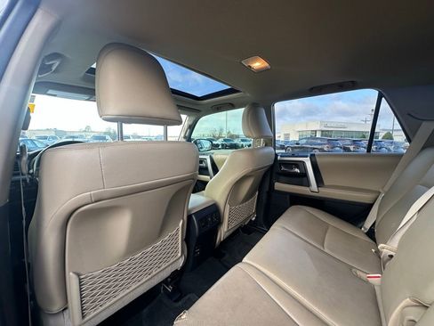 Used 2016 Toyota 4Runner 4WD image 19