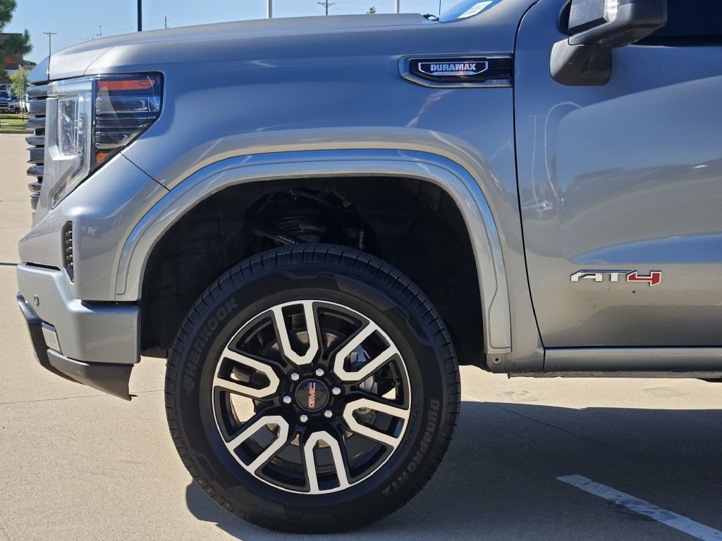 Used 2023 GMC Sierra 1500 AT4 w/ AT4 Premium Package AWD/4WD image 8