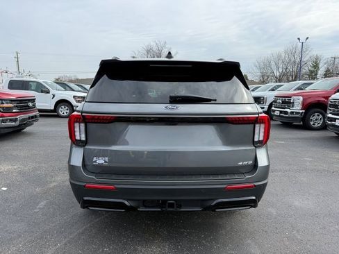 Used 2025 Ford Explorer ST-Line w/ ST-Line Street Pack AWD/4WD image 6
