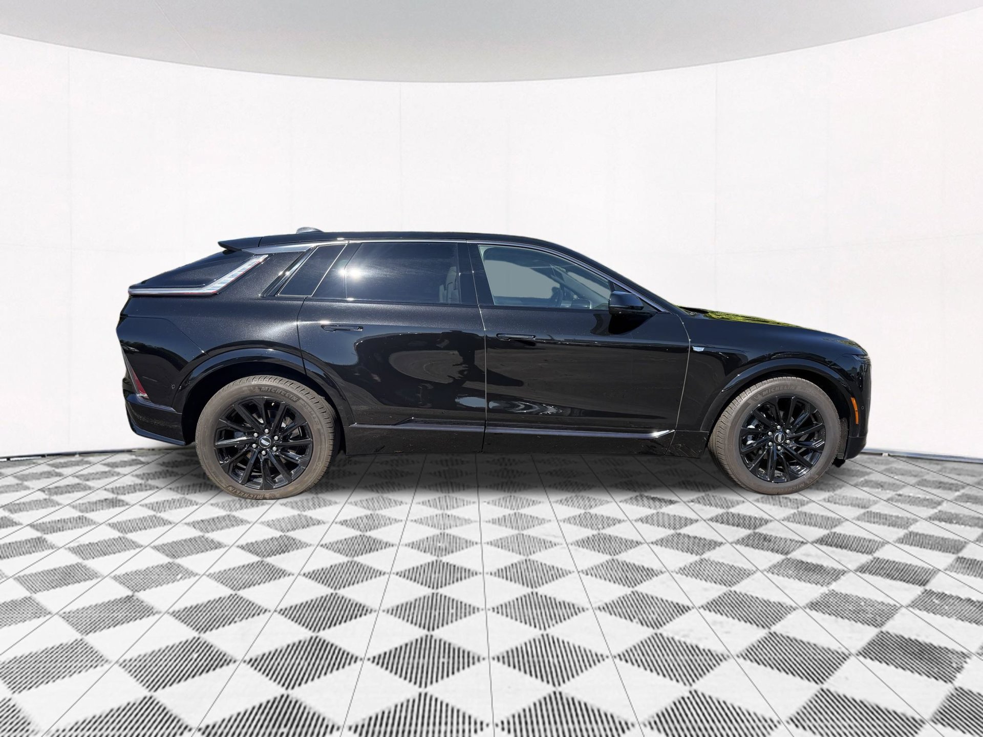 Used 2024 Cadillac Lyriq Sport AWD/4WD image 11