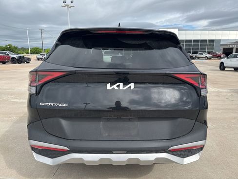 Used 2023 Kia Sportage EX image 4