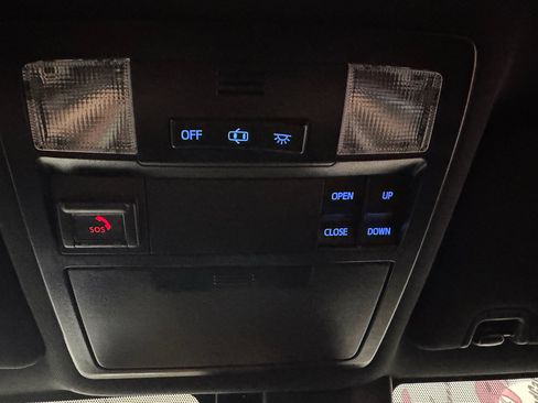 Used 2020 Toyota Tacoma TRD Sport w/ TRD Premium Sport Package RWD image 17