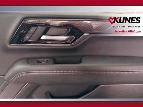 Used 2025 GMC Yukon XL Elevation w/ Elevation Premium Package AWD/4WD image 39