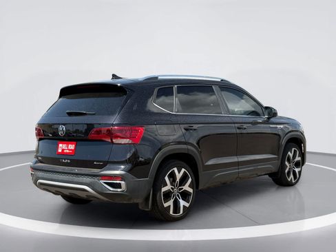Used 2022 Volkswagen Taos SEL w/ Panoramic Sunroof Package AWD/4WD image 4