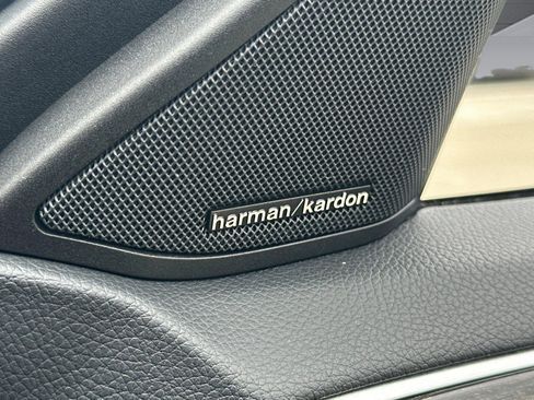 Used 2016 Mercedes-Benz E 350 Sedan image 23
