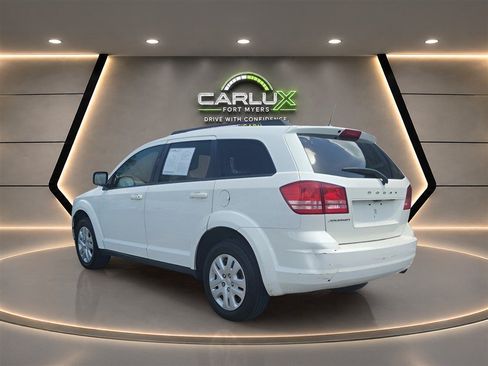 Used 2018 Dodge Journey SE w/ Connectivity Group FWD image 4