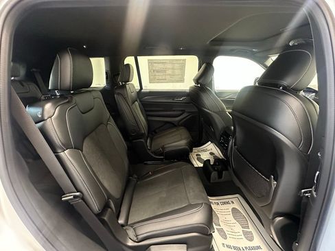 New 2025 Jeep Grand Cherokee L Altitude AWD/4WD image 22