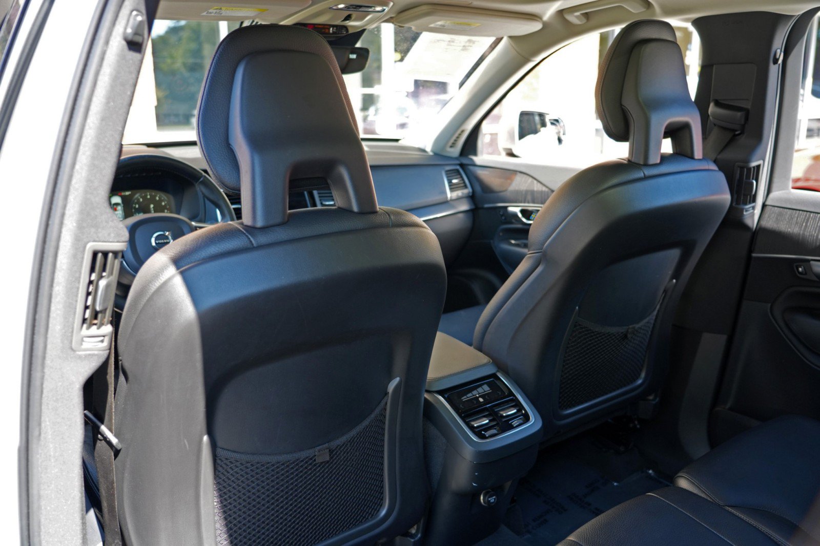 Used 2020 Volvo XC90 T6 Momentum AWD/4WD image 34
