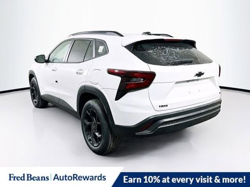 New 2026 Chevrolet Trax LT w/ Sunroof Package FWD image 5