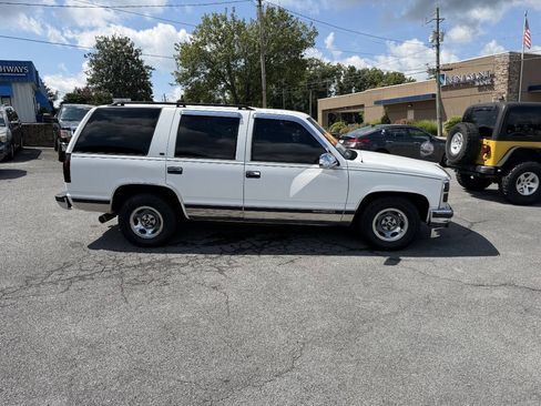 Used 1999 GMC Yukon 2WD 4-Door image 4