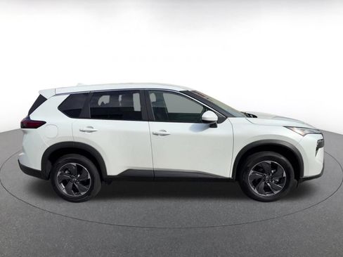 Used 2026 Nissan Rogue SV FWD image 16