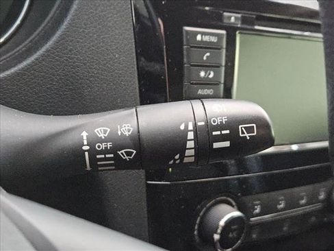 Used 2019 Nissan Rogue S FWD image 10