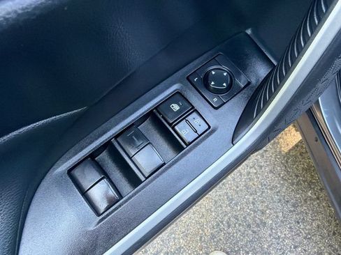 Used 2025 Toyota RAV4 LE AWD/4WD image 22