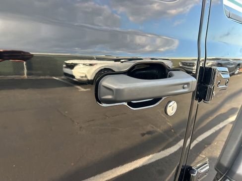 Used 2025 Jeep Wrangler Unlimited Rubicon image 20