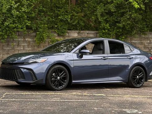 Used 2026 Toyota Camry SE w/ Convenience Package FWD image 10