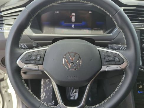Certified 2023 Volkswagen Tiguan SE image 29