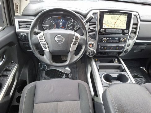 Used 2021 Nissan Titan SV w/ SV Convenience Package image 12