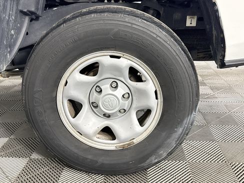Used 2021 Toyota Tacoma SR RWD image 32
