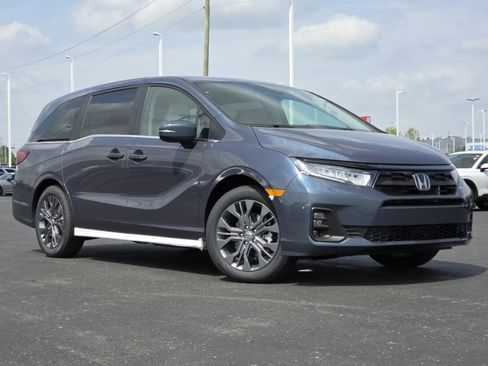 New 2026 Honda Odyssey Touring image 2