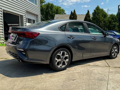 Used 2019 Kia Forte LXS FWD image 3