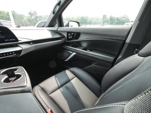Used 2025 Cadillac Optiq Luxury 1 AWD/4WD image 53