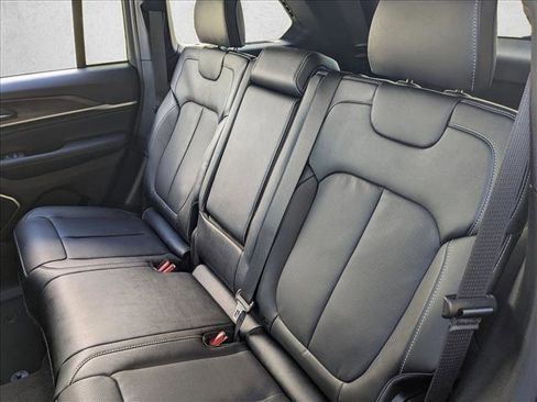 New 2026 Jeep Grand Cherokee Limited Reserve image 16