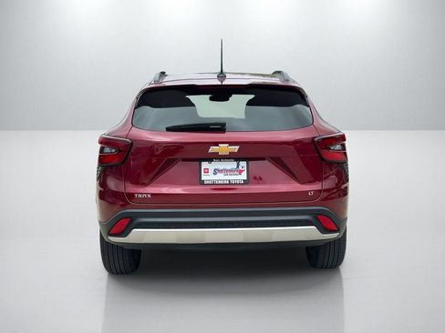 Used 2025 Chevrolet Trax LT FWD image 6