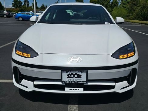 New 2025 Hyundai Ioniq 6 SE image 9