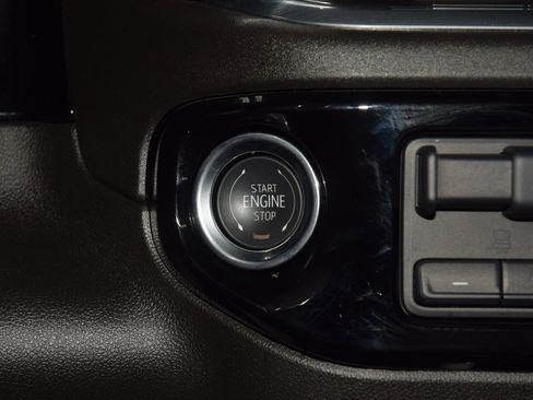 Used 2025 Chevrolet Silverado 1500 High Country w/ Midnight Edition image 33