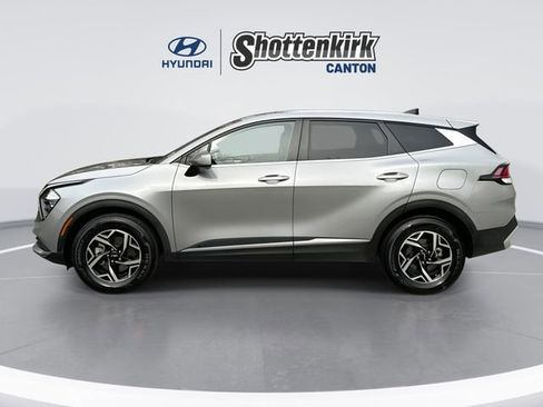 Used 2023 Kia Sportage LX image 5