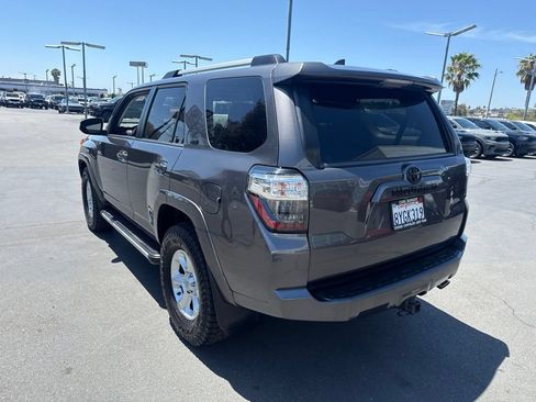Used 2021 Toyota 4Runner SR5 AWD/4WD image 5