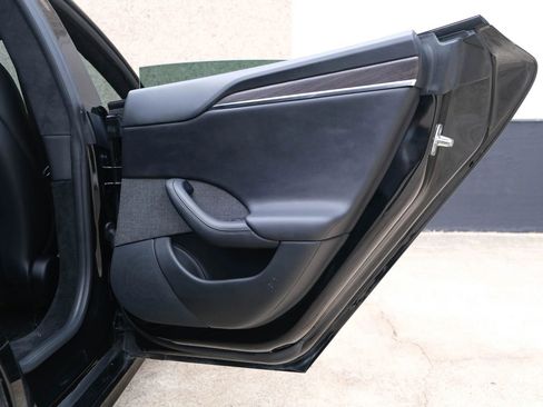 Used 2021 Tesla Model S Plaid image 27