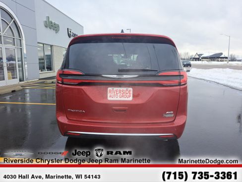 New 2026 Chrysler Pacifica Select image 8