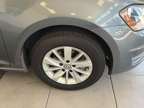 Used 2016 Volkswagen Golf S FWD image 10