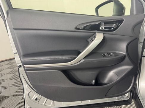 Used 2024 Mitsubishi Eclipse Cross SEL AWD/4WD image 9