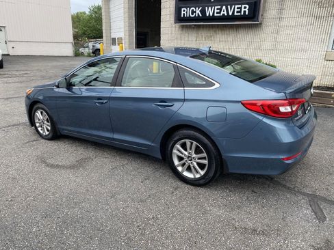 Used 2015 Hyundai Sonata SE w/ Option Group 09 FWD image 3